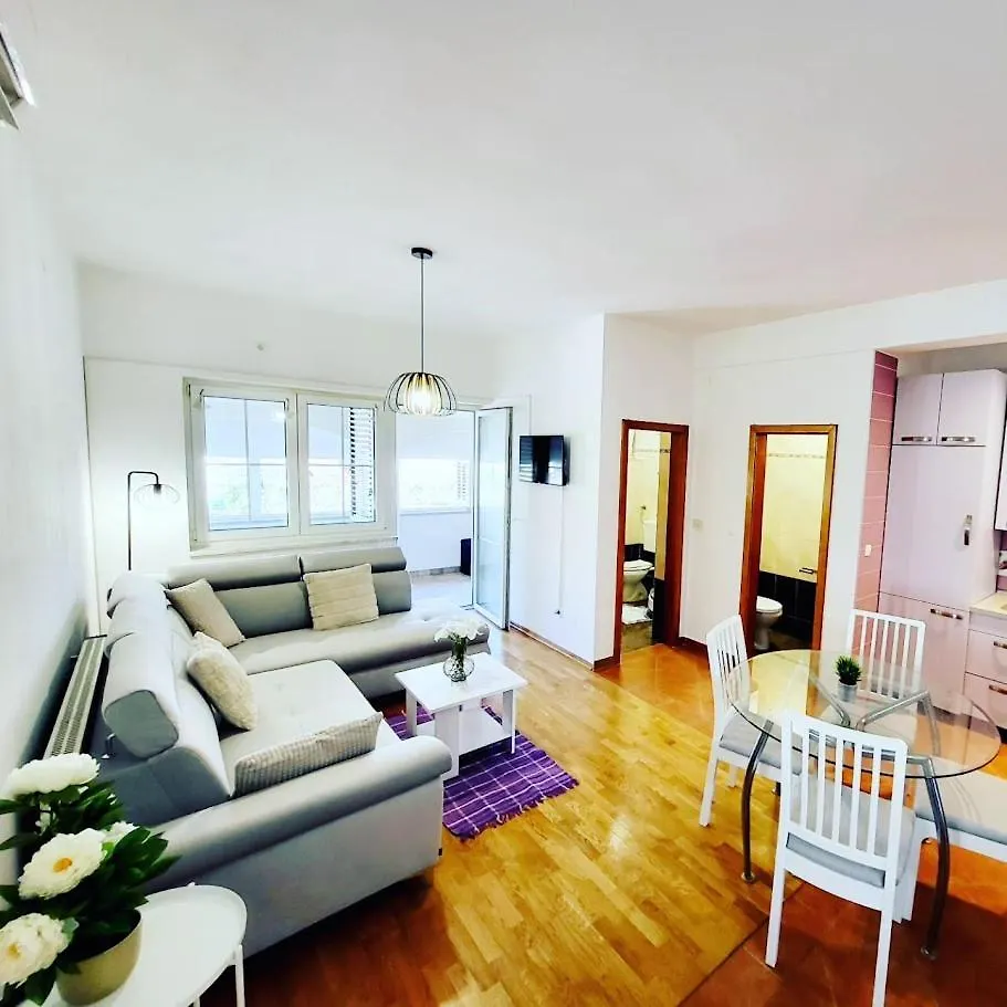 מאלינסקה Malinsummer Apartments